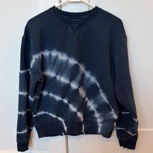 Roark Women's Blue and White Tie-Dye Sweatshirt